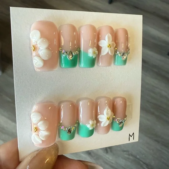 Handmade Floral Mint Green Acrylic Nails - Picture 2 of 3